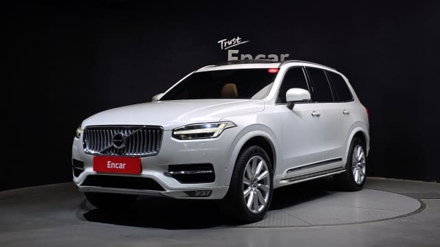 2017 VOLVO XC90