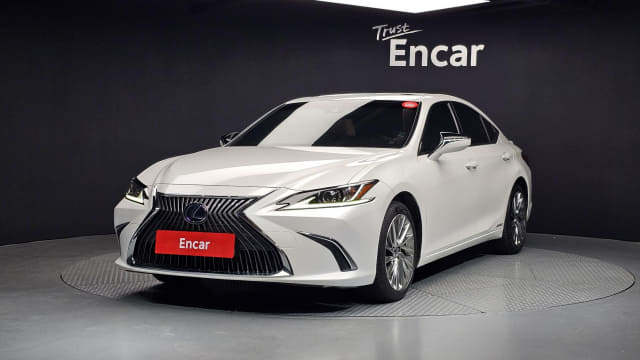 2020 LEXUS ES