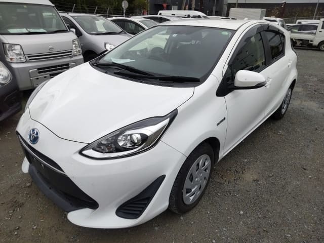 2018 TOYOTA Aqua