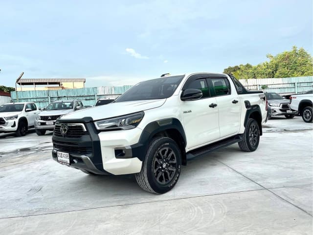 2022 TOYOTA Hilux, 