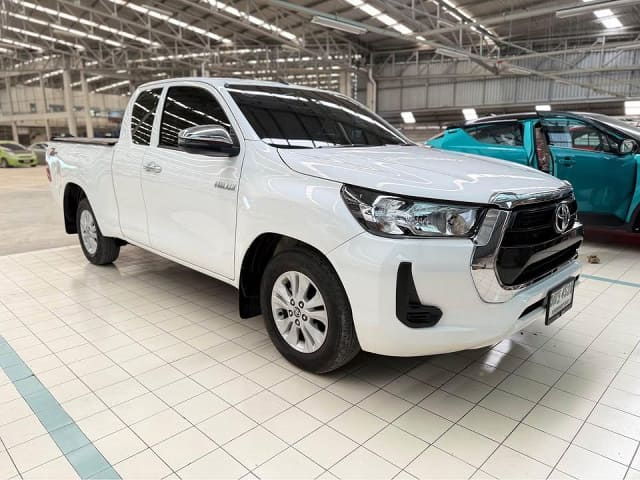 2021 TOYOTA Hilux