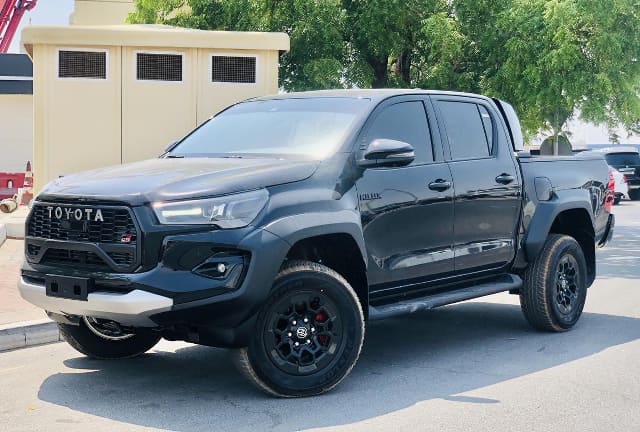 2025 TOYOTA Hilux, 