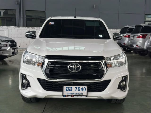 2019 TOYOTA Hilux