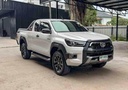 2022 TOYOTA Hilux