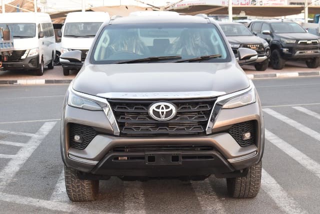 2017 TOYOTA Fortuner