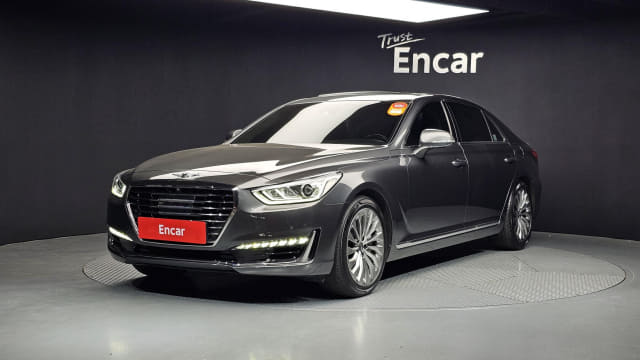 2018 Genesis EQ900