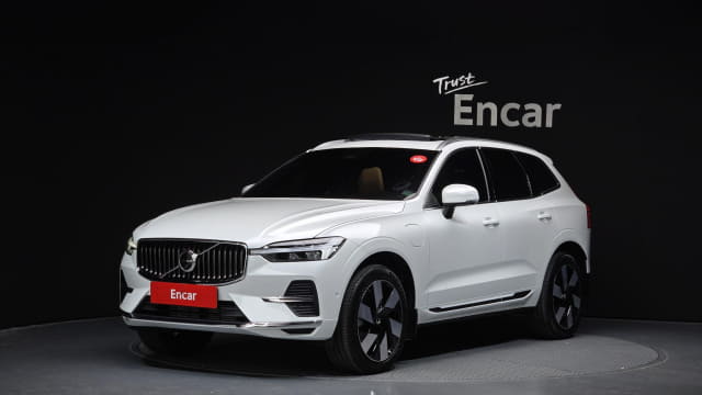 2025 VOLVO XC60