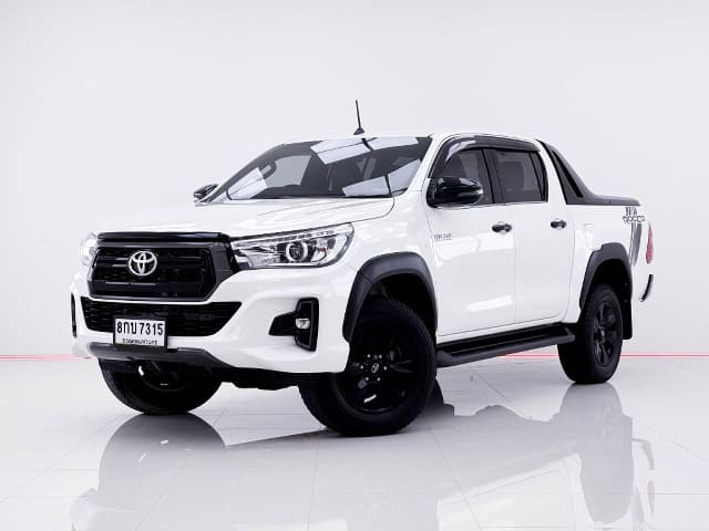 2019 TOYOTA Hilux