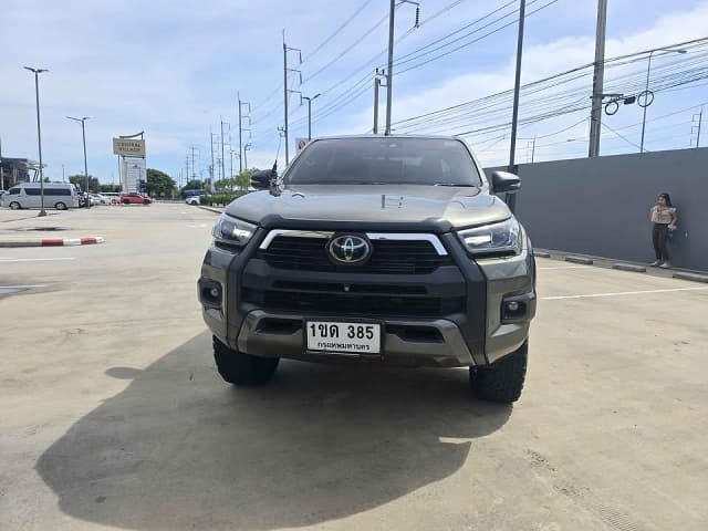 2020 TOYOTA Hilux
