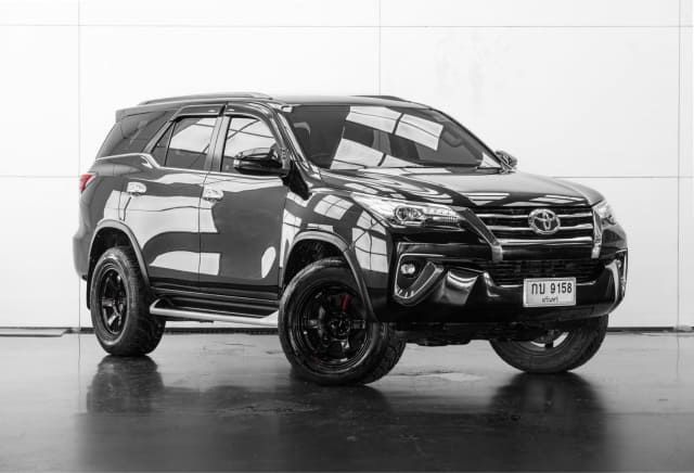 2017 TOYOTA Fortuner