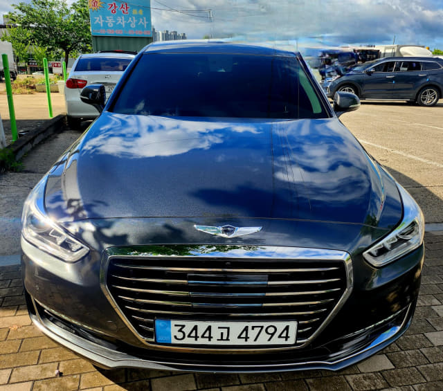 2018 Genesis EQ900, 