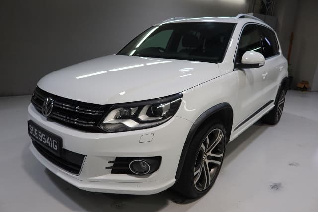 2016 VOLKSWAGEN Tiguan