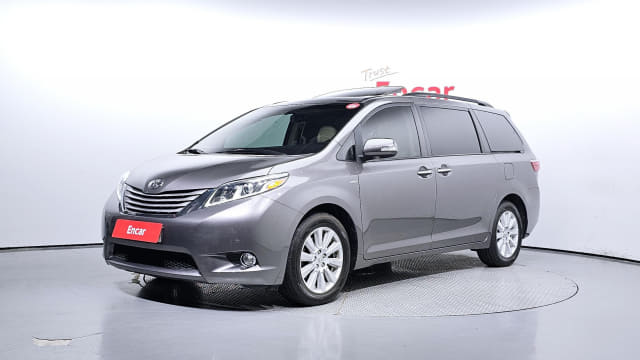 2017 TOYOTA Sienna