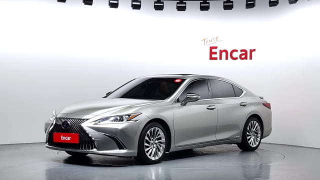 2020 LEXUS ES