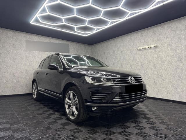 2016 VOLKSWAGEN Touareg
