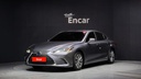 2019 LEXUS ES