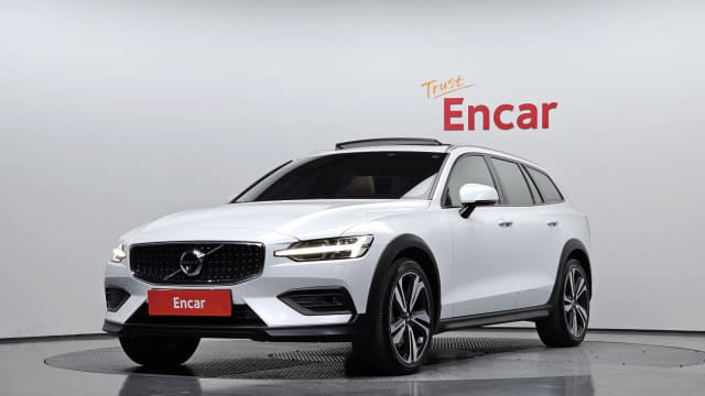 2020 VOLVO V60