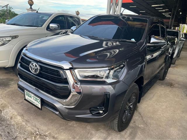 2022 TOYOTA Hilux