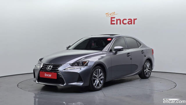 2018 LEXUS IS