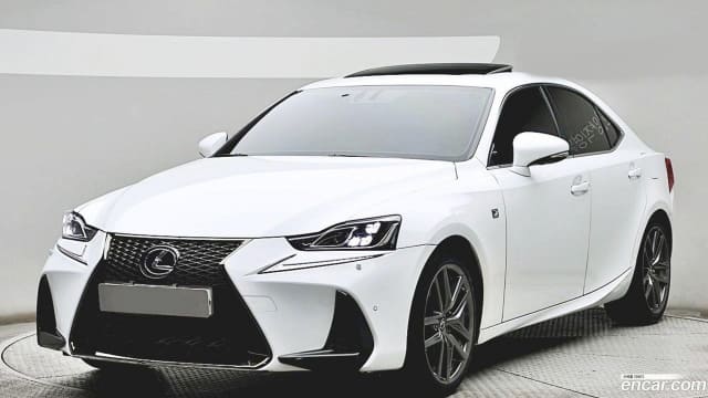 2018 LEXUS IS