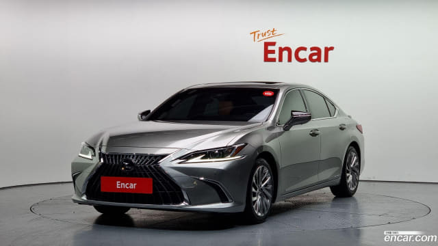 2019 LEXUS ES