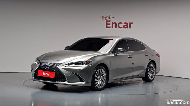 2019 LEXUS ES
