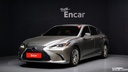 2019 LEXUS ES
