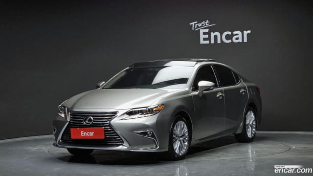2017 LEXUS ES