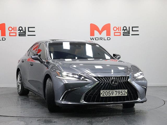 2023 LEXUS ES