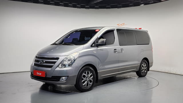 2017 HYUNDAI Grand Starex