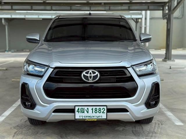 2023 TOYOTA Hilux