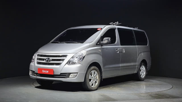2017 HYUNDAI Grand Starex