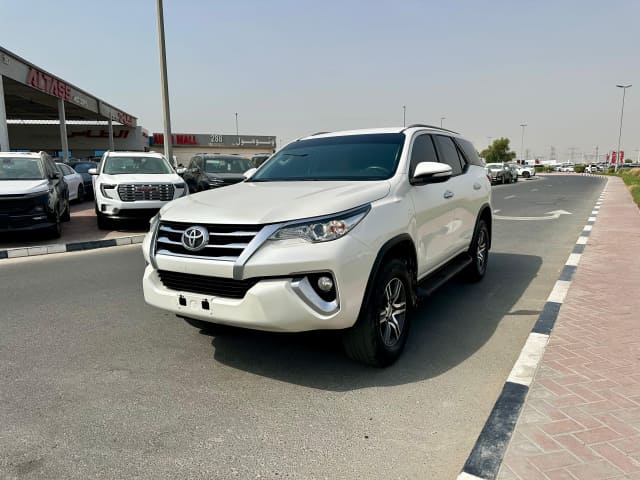 2017 TOYOTA Fortuner
