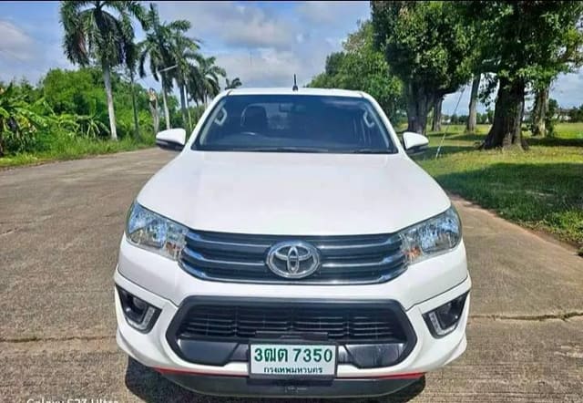 2017 TOYOTA Hilux