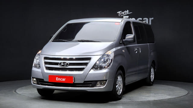 2017 HYUNDAI Grand Starex