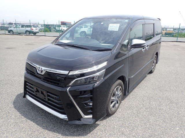 2020 TOYOTA Voxy