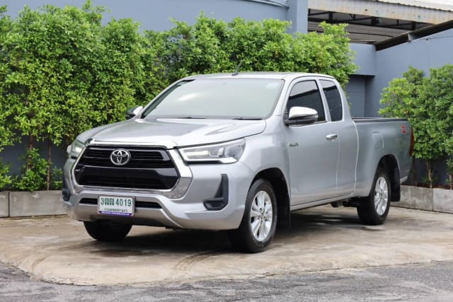 2021 TOYOTA Hilux