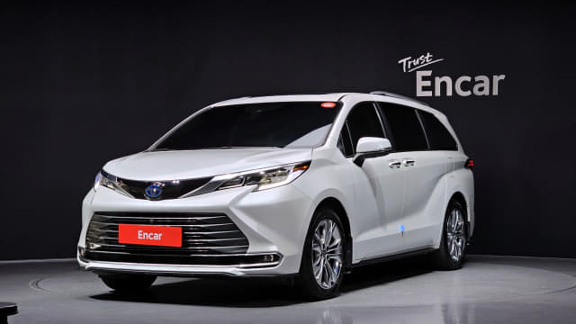 2023 TOYOTA Sienna