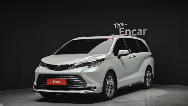2023 TOYOTA Sienna