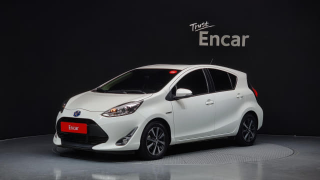 2018 TOYOTA Prius