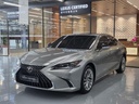2025 LEXUS ES