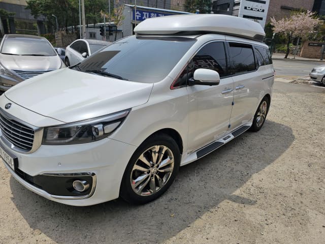 2017 KIA Carnival