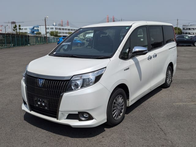 2017 TOYOTA Esquire