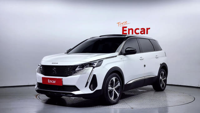 2022 PEUGEOT 5008