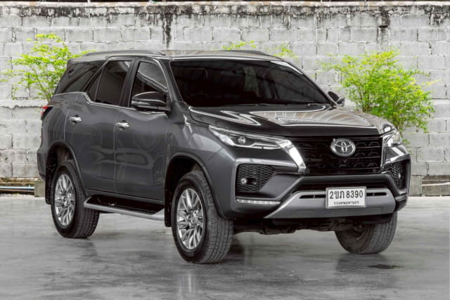 2022 TOYOTA Fortuner