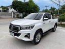 2019 TOYOTA Hilux