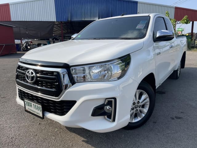 2020 TOYOTA Hilux