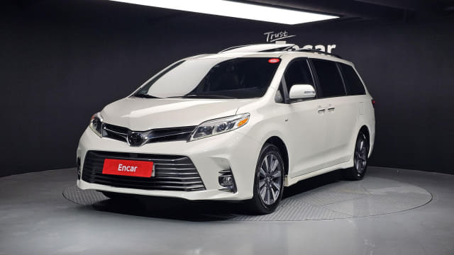 2018 TOYOTA Sienna