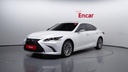 2025 LEXUS ES