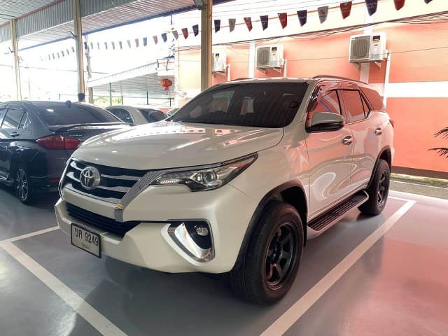 2018 TOYOTA Fortuner